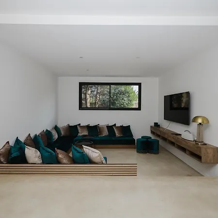 Prestige Les Grenadiers Villa *