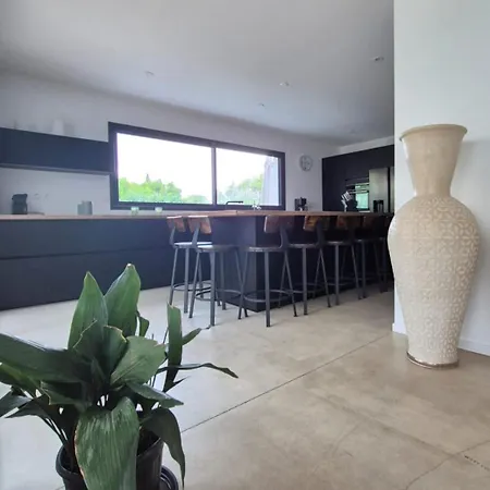 Prestige Les Grenadiers Villa