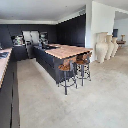 Prestige Les Grenadiers Villa *